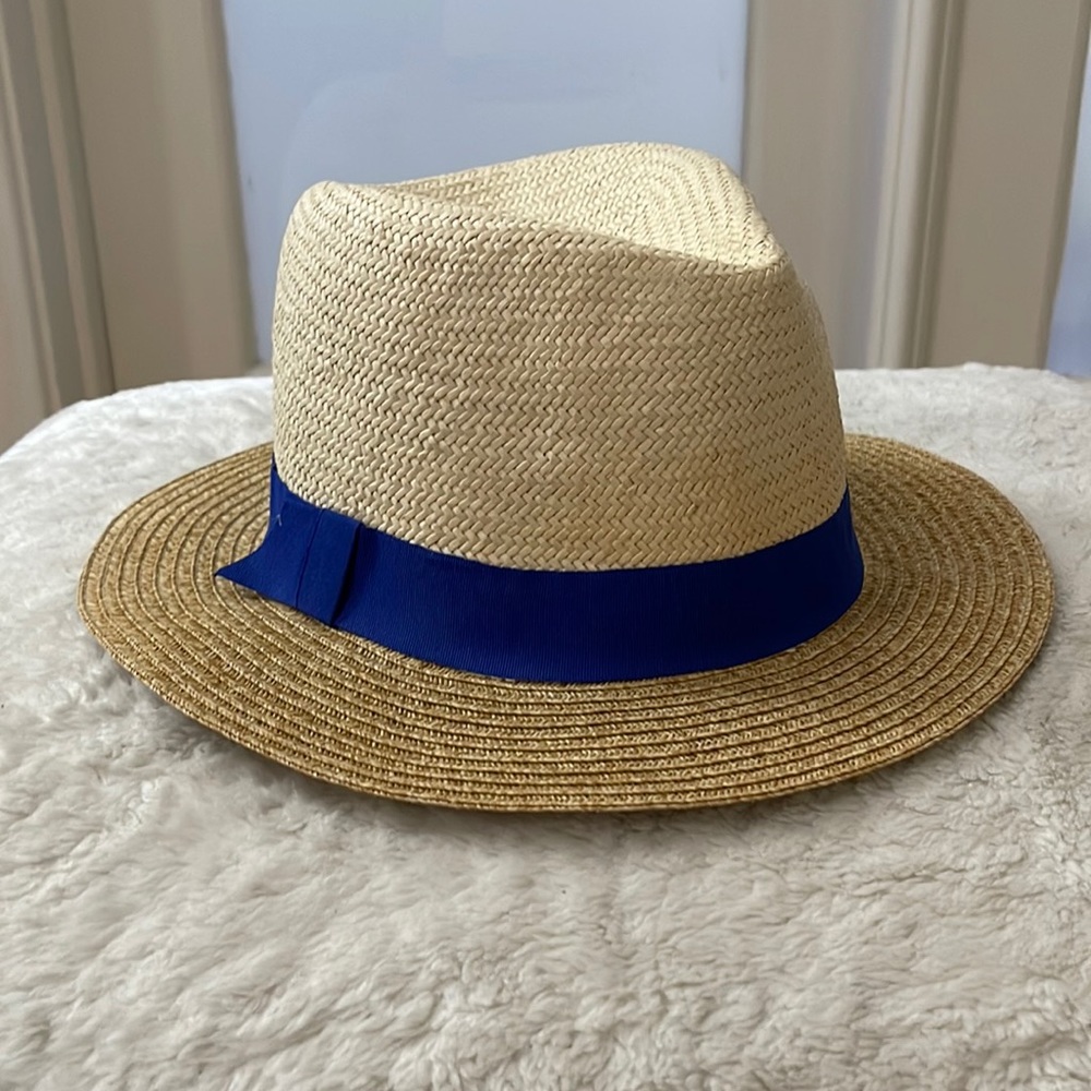 Women’s straw fedora